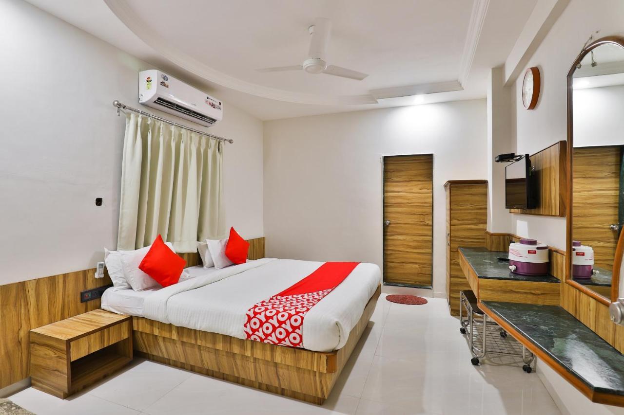 Oyo 23540 Hotel Suryakant Rajkot Exterior photo