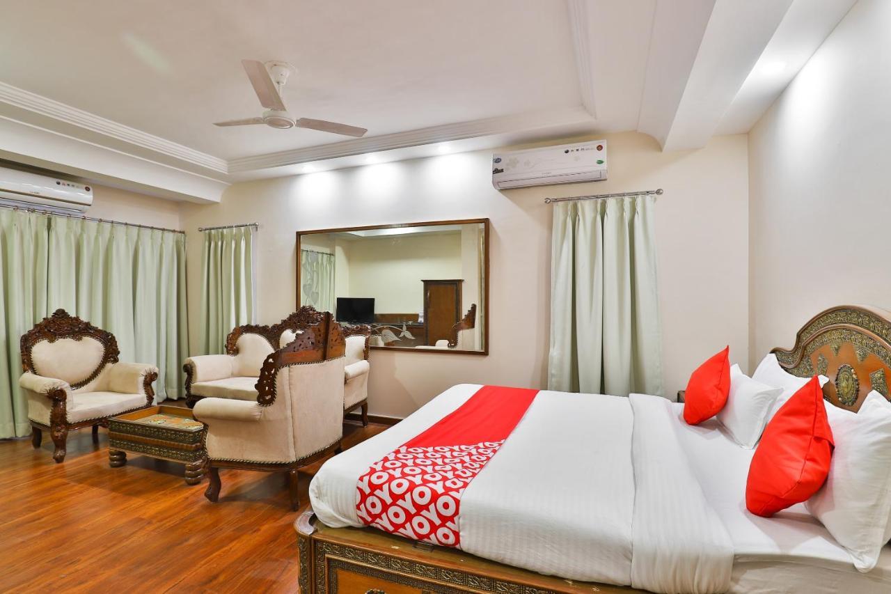 Oyo 23540 Hotel Suryakant Rajkot Exterior photo